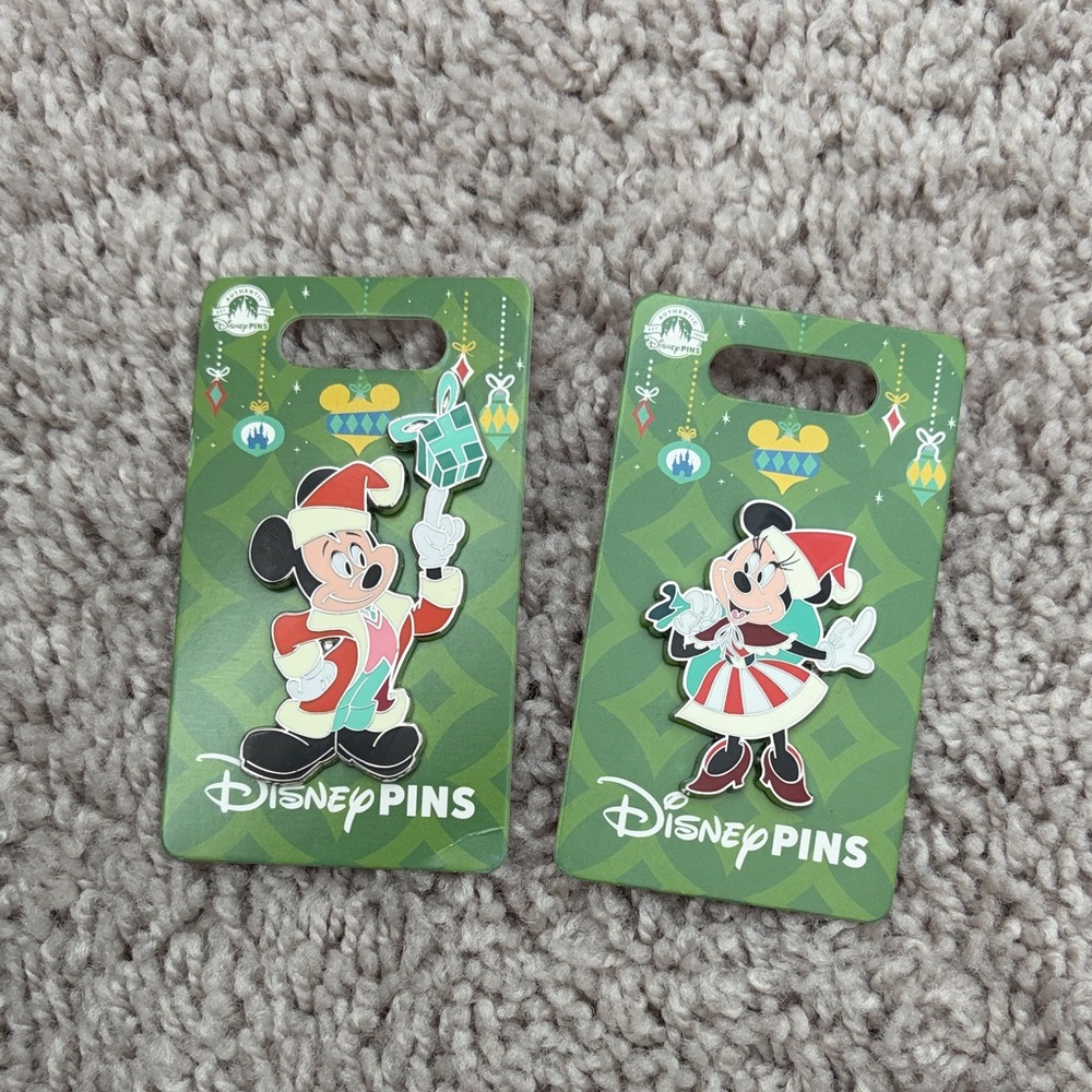 Mickey & Minnie Christmas 2025 Pins